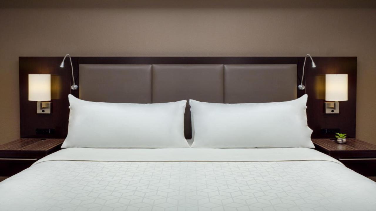 Holiday Inn And Suites Phoenix Airport North By Ihg Dış mekan fotoğraf