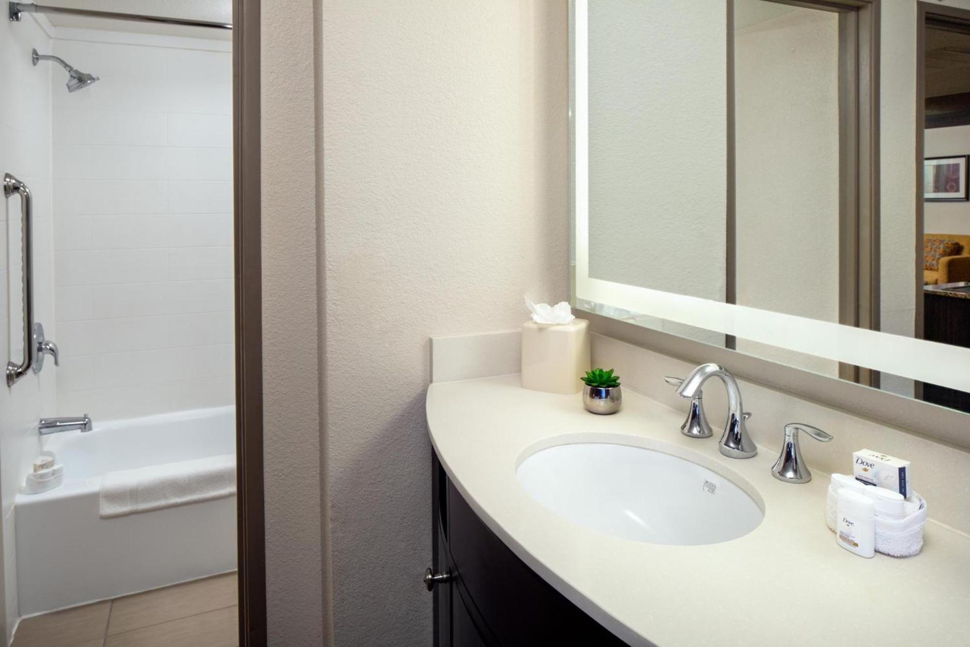 Holiday Inn And Suites Phoenix Airport North By Ihg Dış mekan fotoğraf