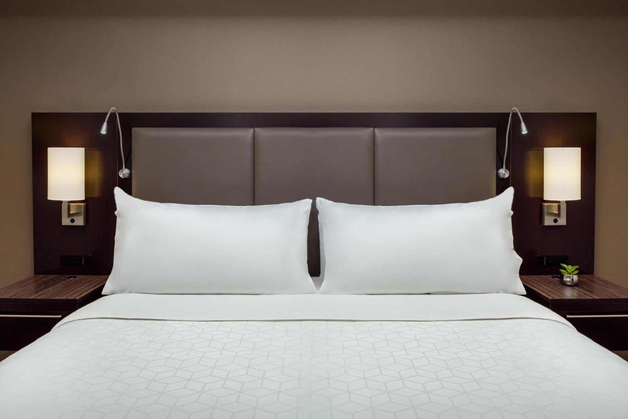 Holiday Inn And Suites Phoenix Airport North By Ihg Dış mekan fotoğraf